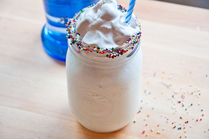 Alcoholic Desserts - Cake Vodka Milkshake
