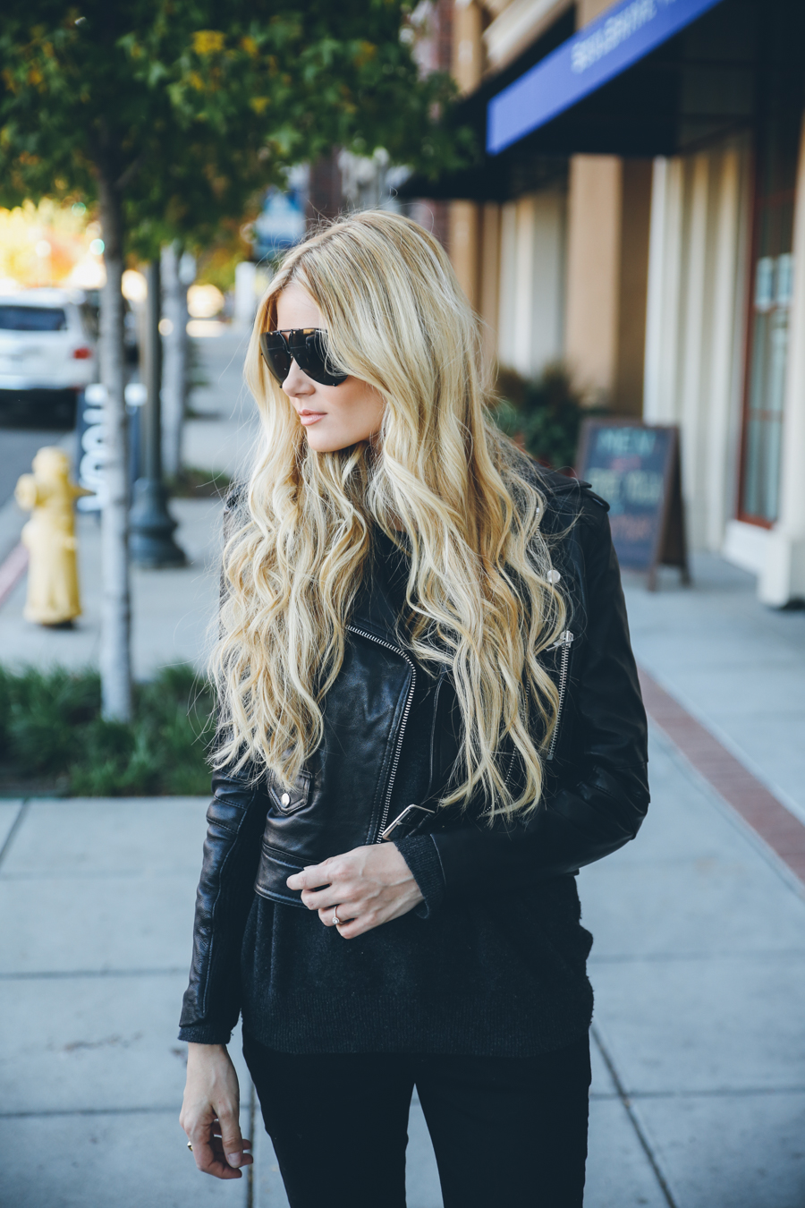 Style Icon Amber Fillerup Clark of Barefoot Blonde - 1 Jacket 2 Ways