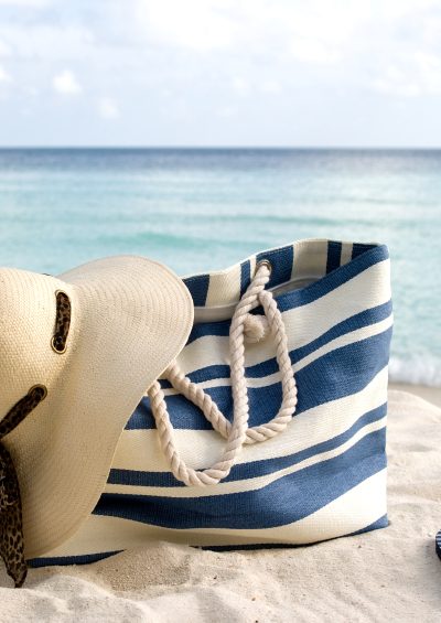 Beach-Bag-in-Sand