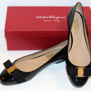 Salvatore Ferragamo Varina Patent Flats in Nero