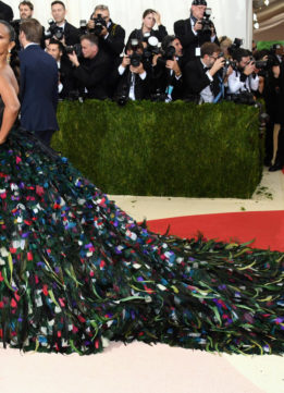 2016 Met Gala Best Dressed Zoe Saldana in Dolce & Gabbana
