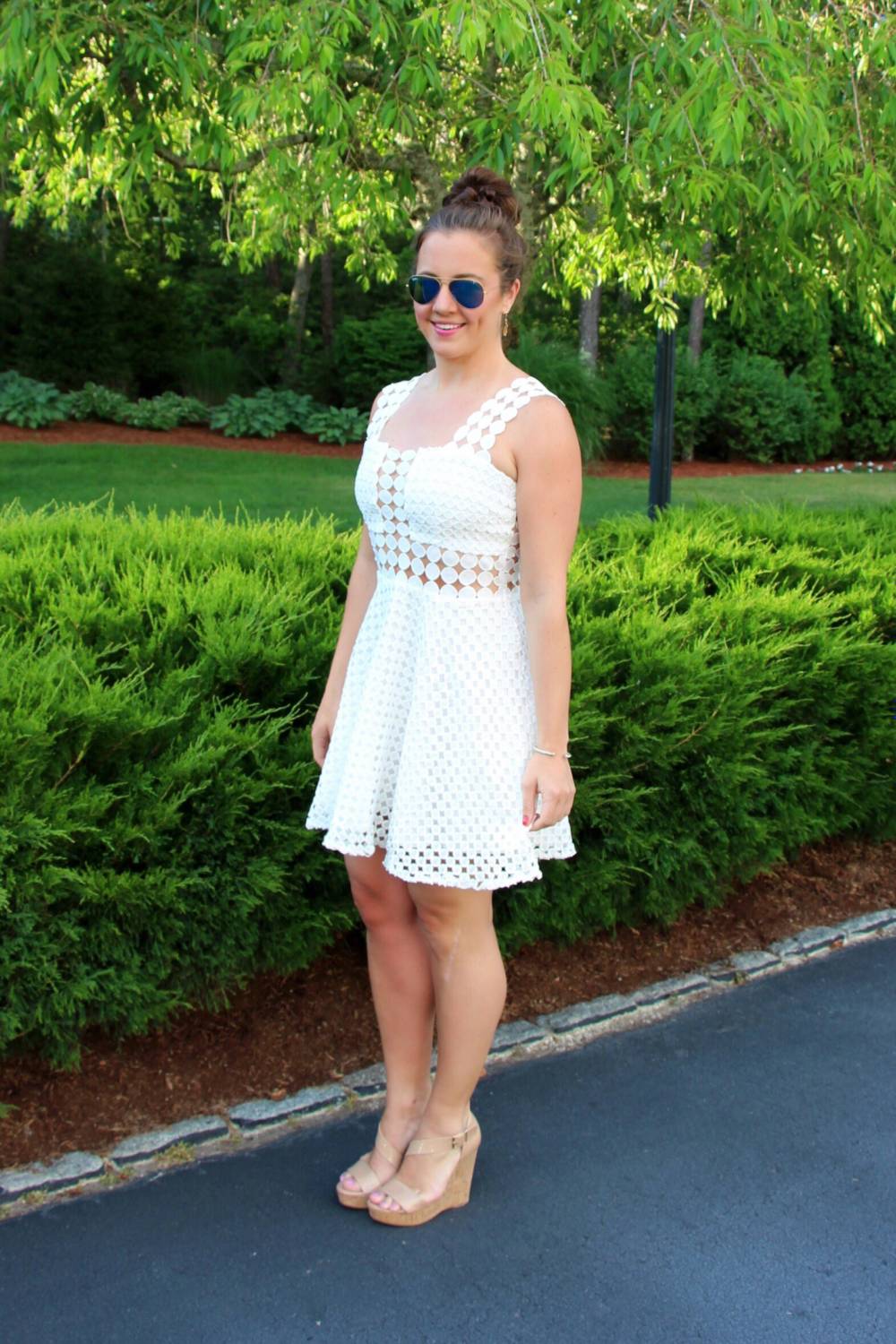 4th of July Outfit - endless rose Summer Dots Dress and Ray-Ban Mirrored Matte Classic Aviator Sunglasses in Matte Gold:Blue Mirror