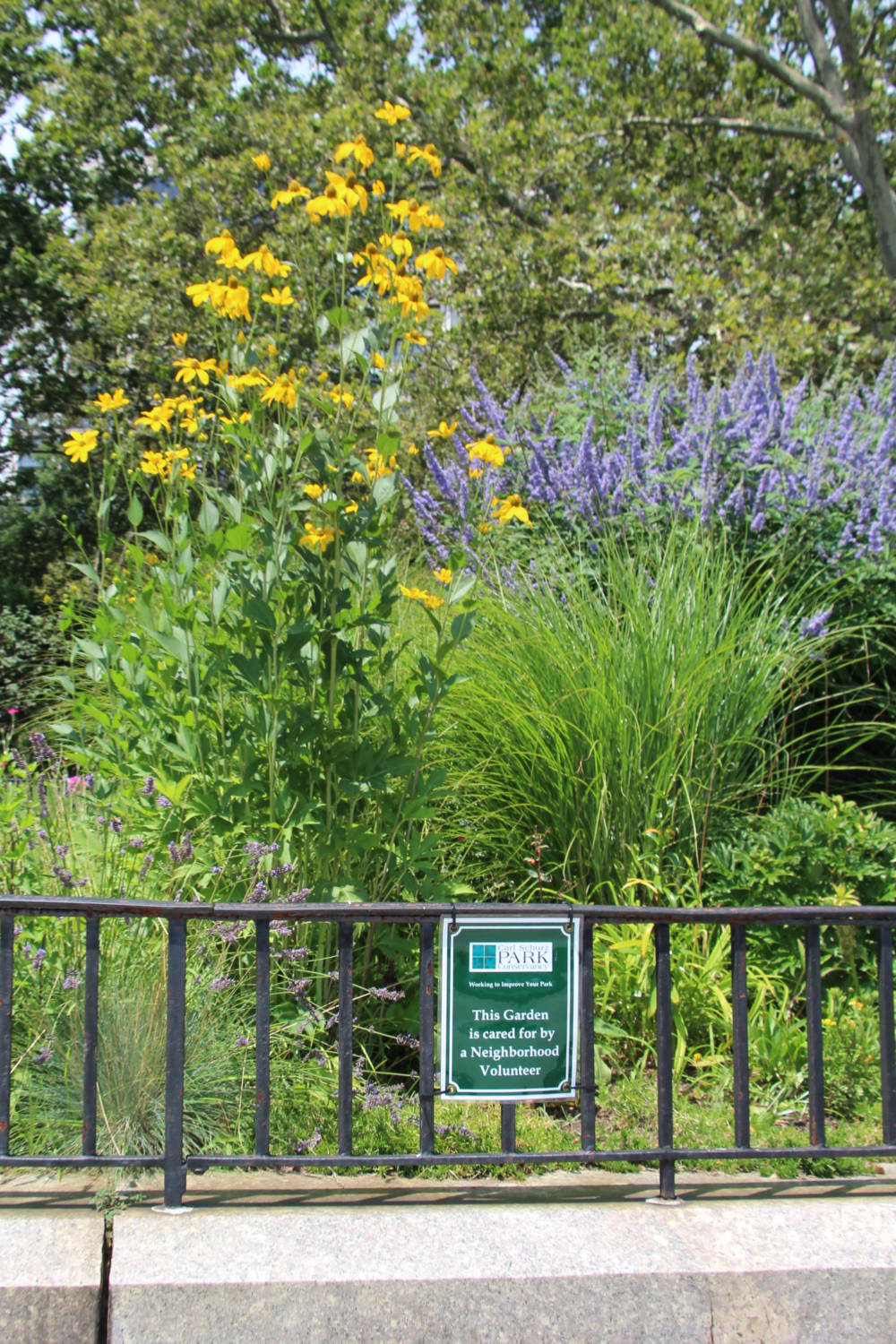 Community Volunteer Sign in Carl Schurz Park