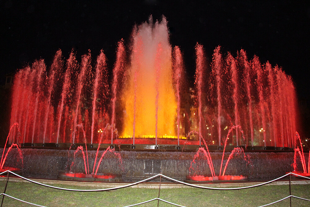 Daily Show at the The Magic Fountain of Montjuic - The Font magica de Montjuic - Orane