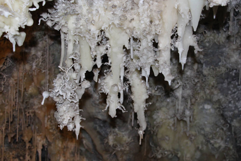 Inside the Timpanogos Cave National Monument 04