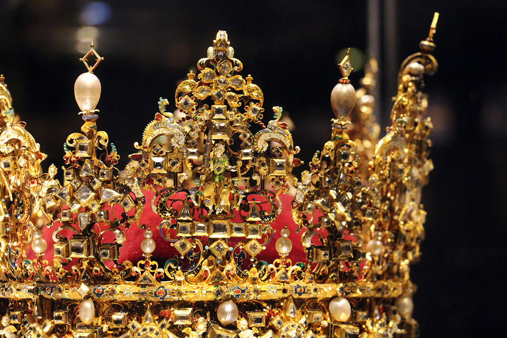 Christian IV's Crown of Gold, Diamonds, and Pearls at Rosenborg Castle 05
