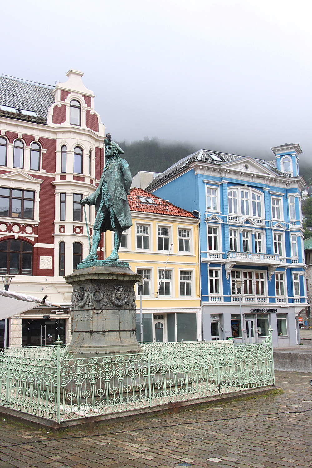 Statue in Bergen Harbor