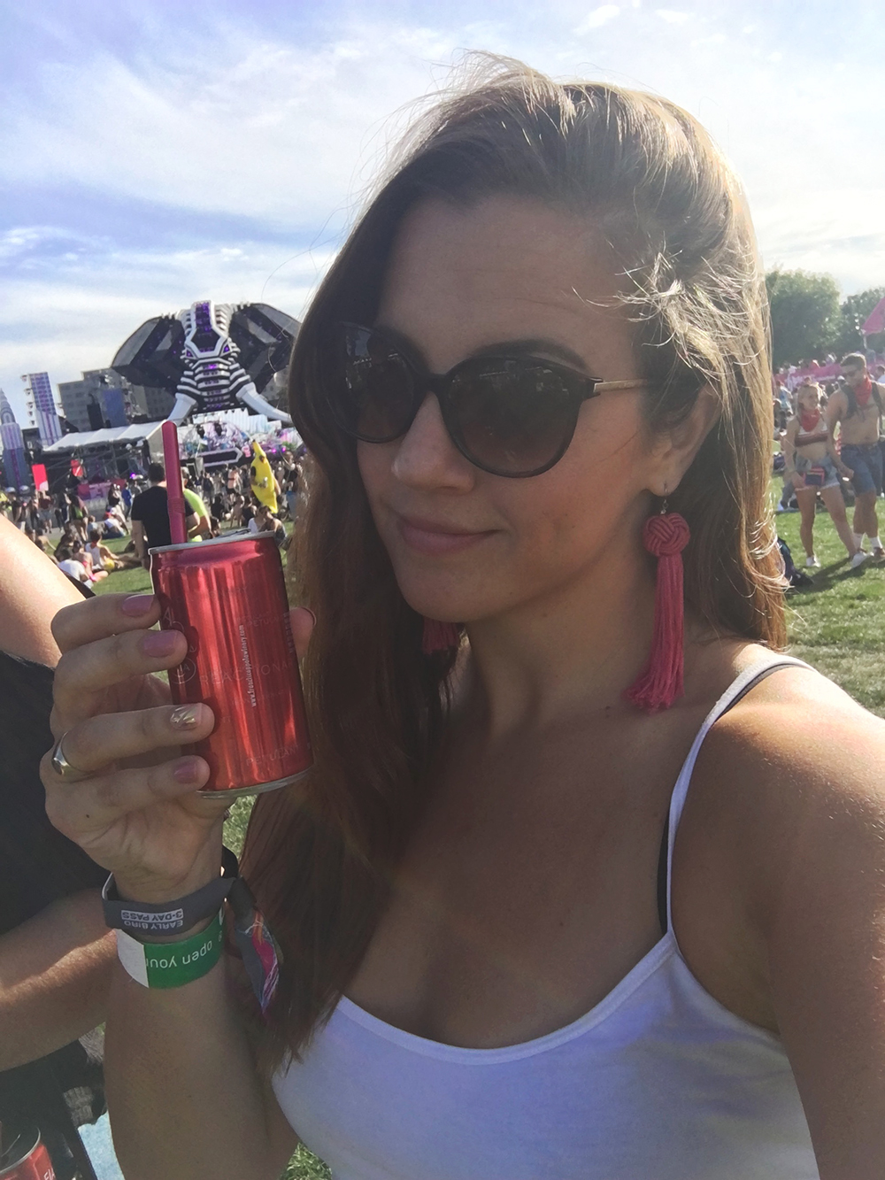 Ezoo Champagne Selfie