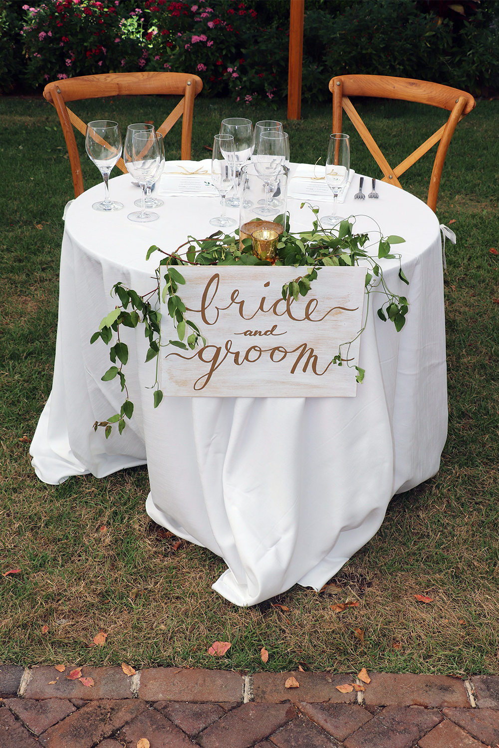 Charleston Wedding Weekend - Bride and Groom Sweatheart Table