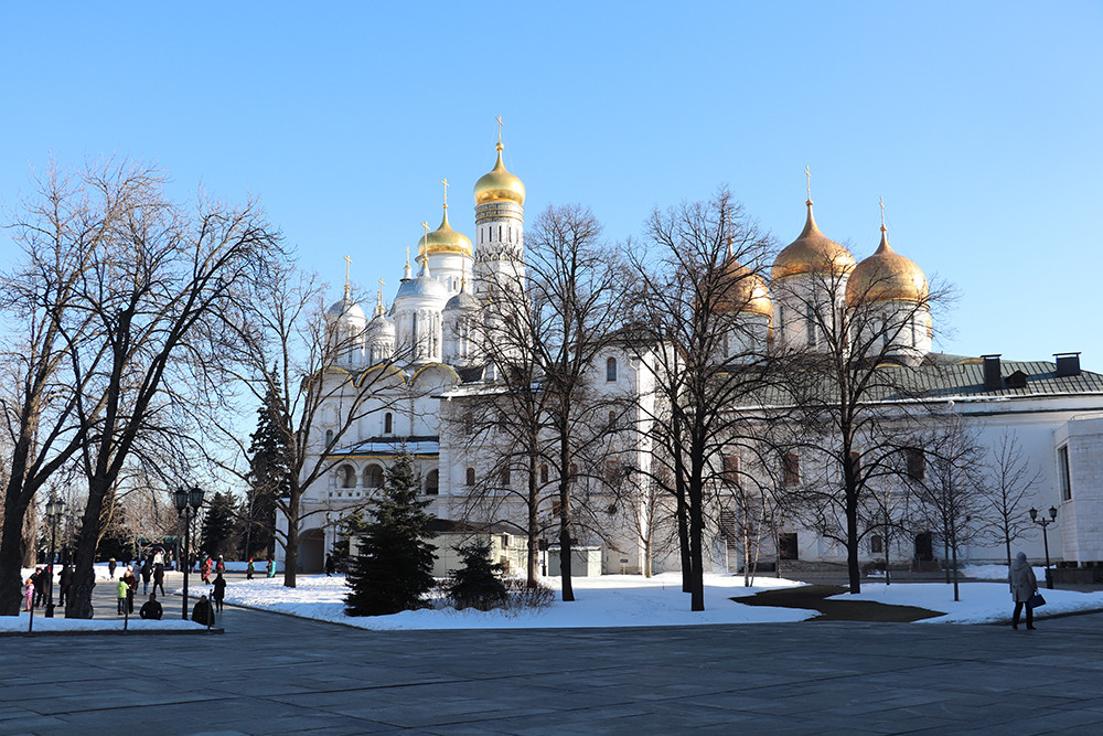 Churches in Sobornaya Square in Moscow Kremlin