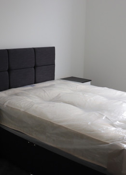 New London Apartment - Second Bedroom