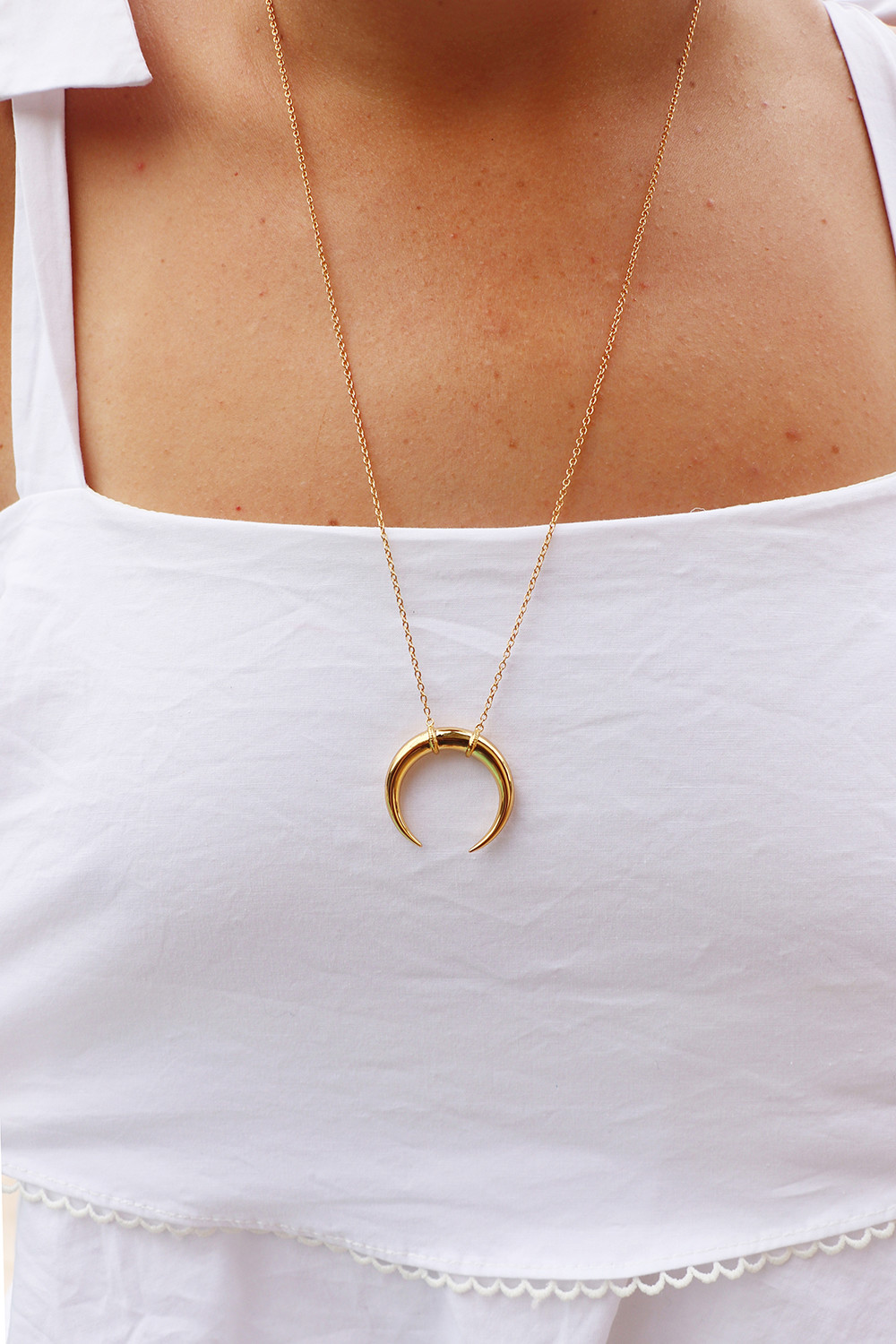 Gorjana Cayne Crescent Pendant Necklace in Gold
