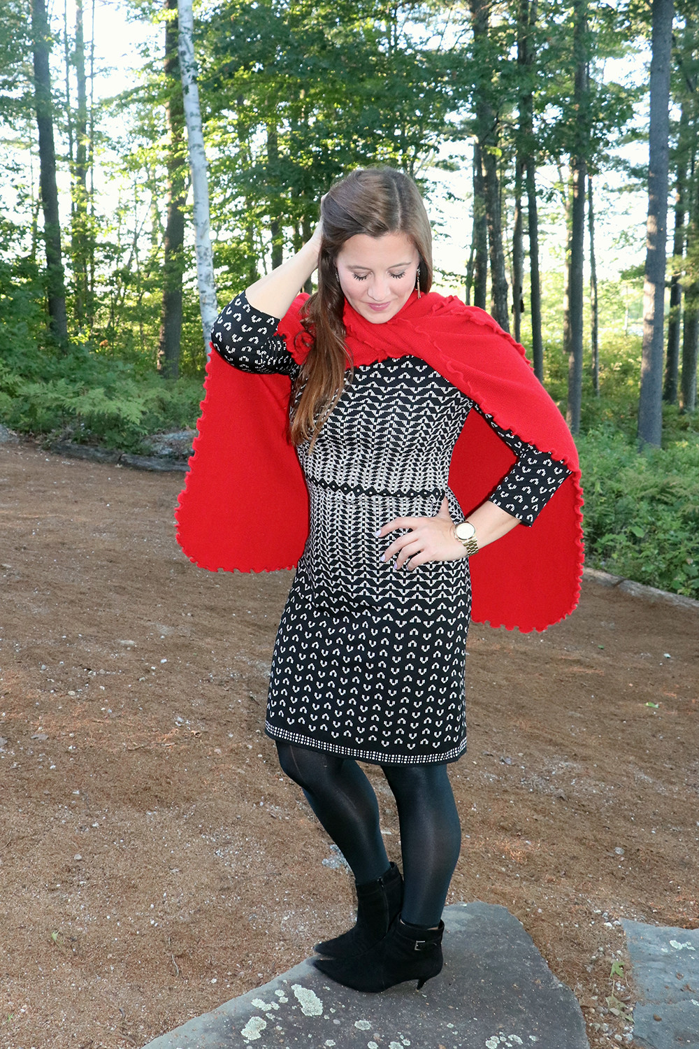 Black and White with a Pop of Red 02