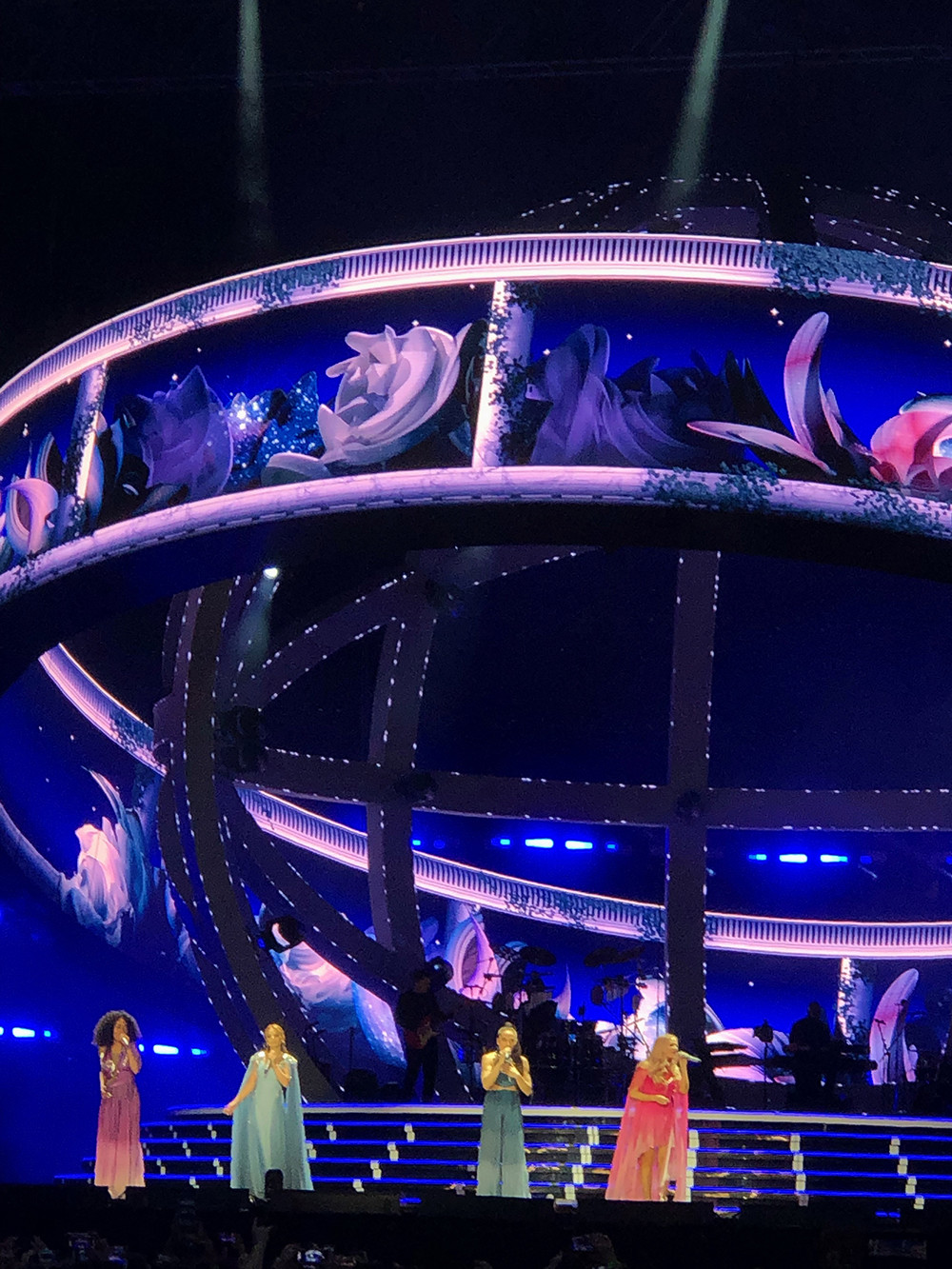 Childhood Throwback Weekend - Spice Girls Wembley Stadium 01