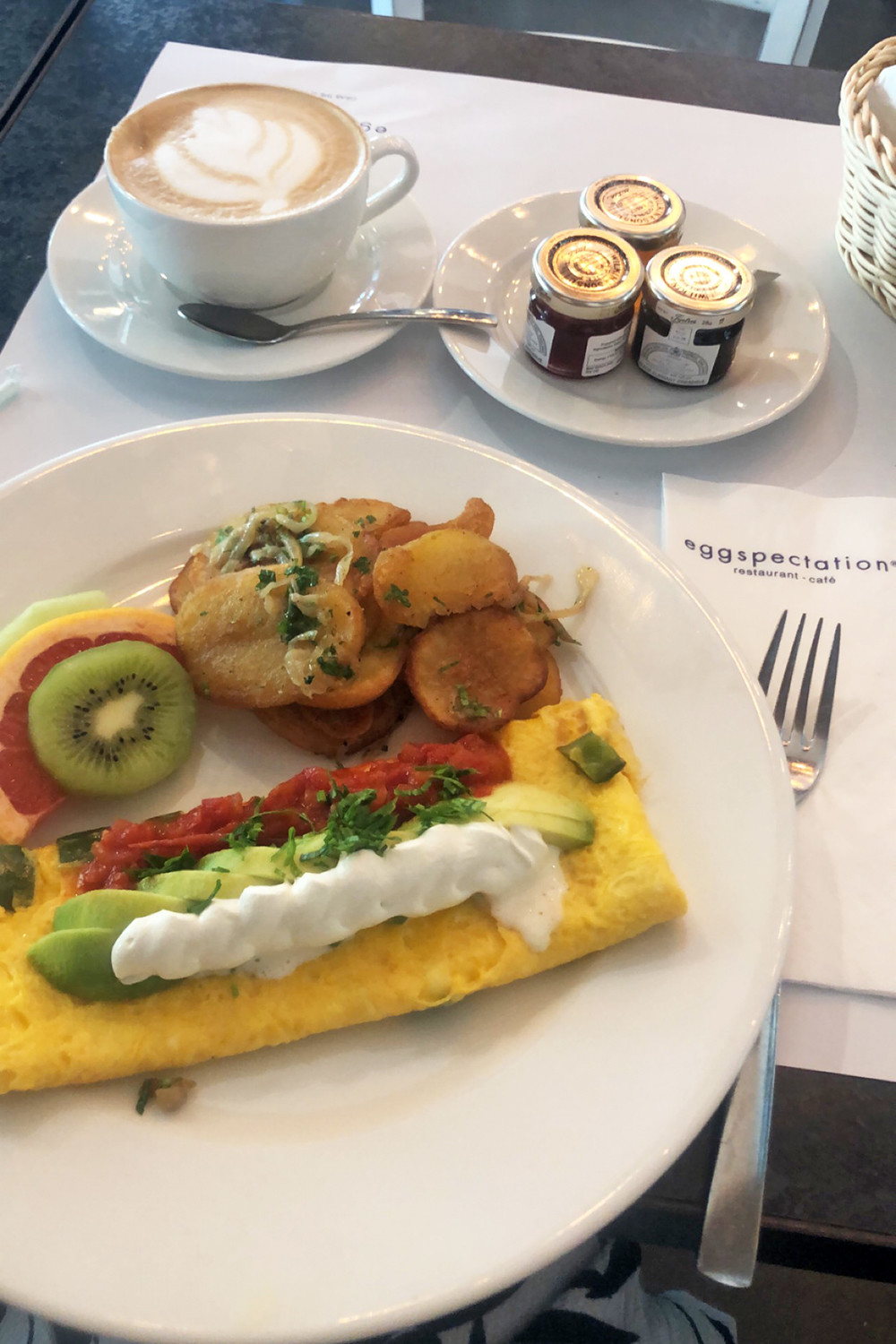 Exploring Doha - Eggspectation Brunch