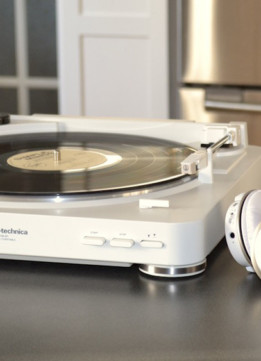 Father's Day Gift Guide 2019 - Audio-Technica Bluetooth Turntable
