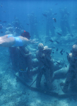 Kelly and the Gili Islands Underwater Statue