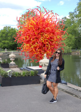 Kelly with Chihuly Glass at Kew Gardens