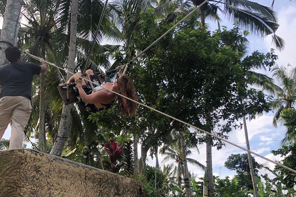 Bali Rice Swing - Tegallalang Rice Terrace - Terrace River Pool Swing Getting Read