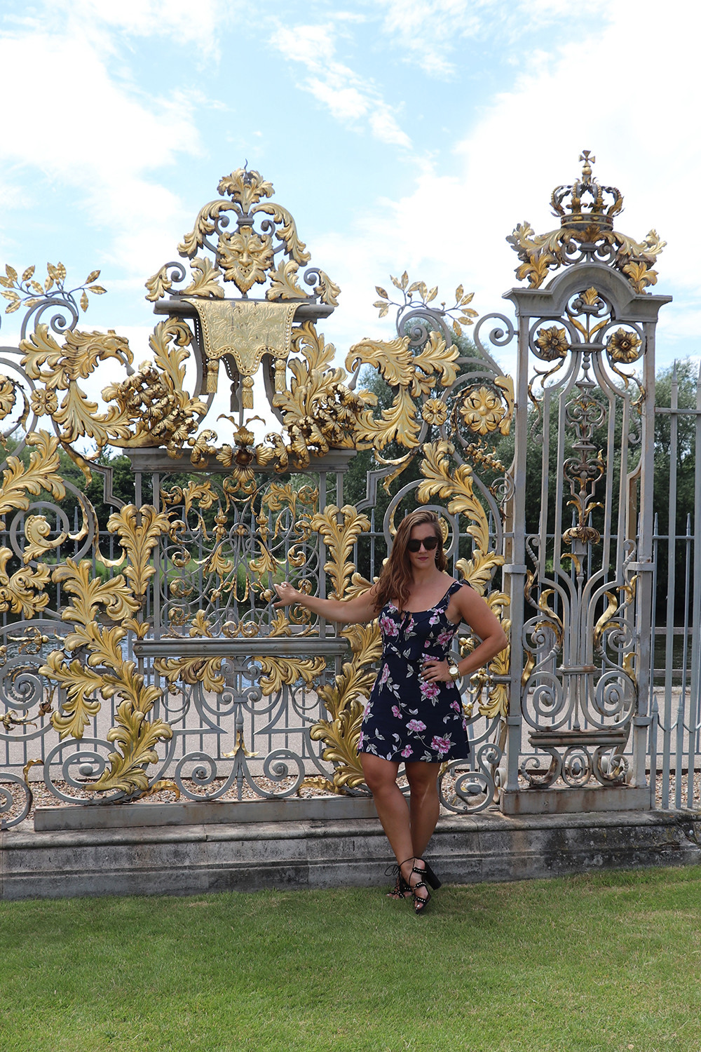 Florals at Hampton Court wearing Marc Jacobs Square Framed Sunglasses