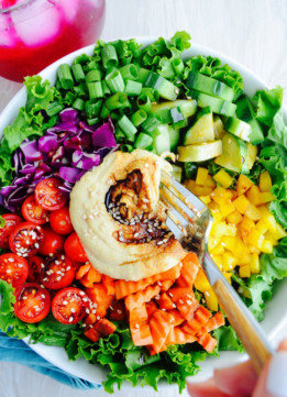 Rainbow Salad - Rainbow Salad with Hummus