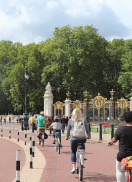 London Bike Tour - Buckingham Palace Gates