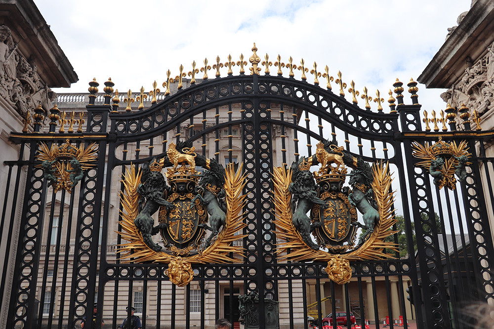 London Bike Tour - Buckingham Palace Gold Gates