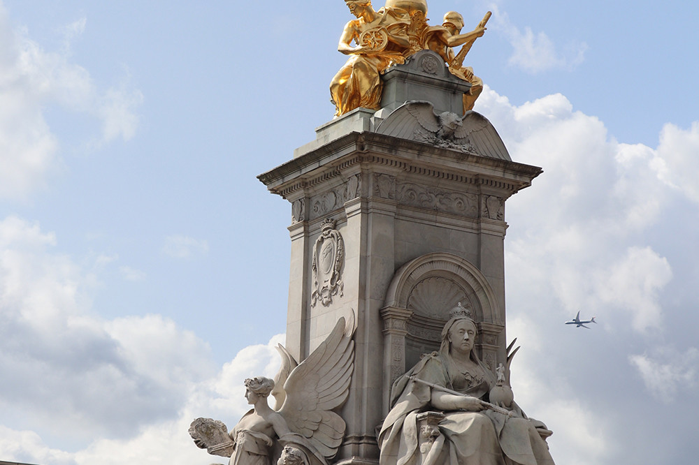 London Bike Tour - Close Up of Victoria Memorial
