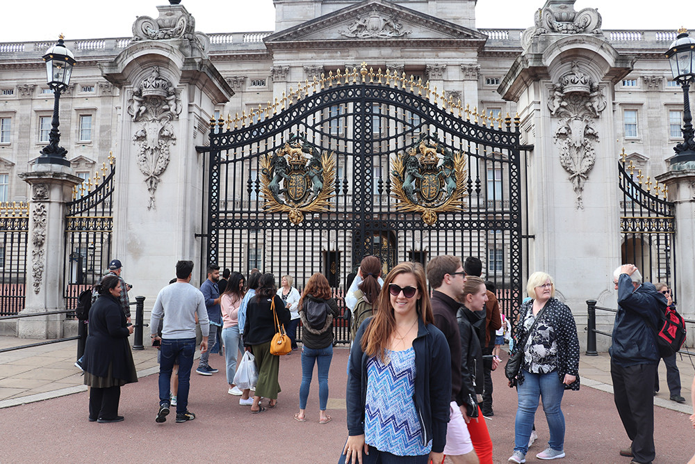 London Bike Tour - Kelly at Buckingham Palace