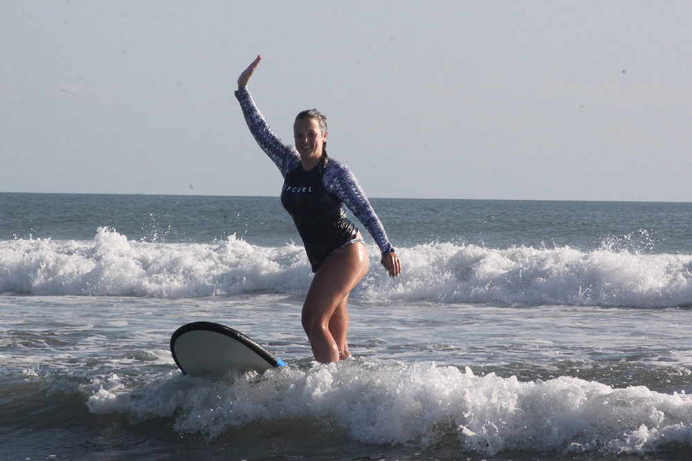Surfing in Bali 04