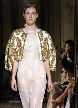 Gold Look at Merrige by eLSi Milan Fashion Week