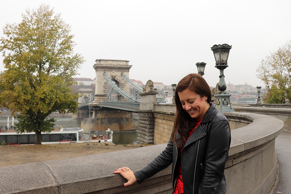 Fashion Blogger in Red and Black at the Chain Bridge