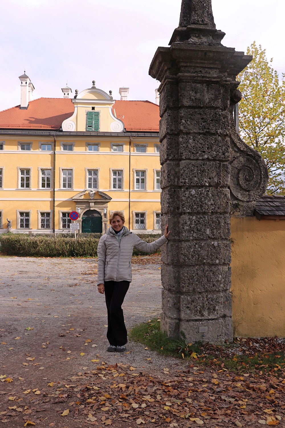 Mom at Schloss Frohnburg