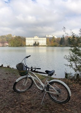 Sound of Music Bike Tour - Schloss Leopoldskron with bike
