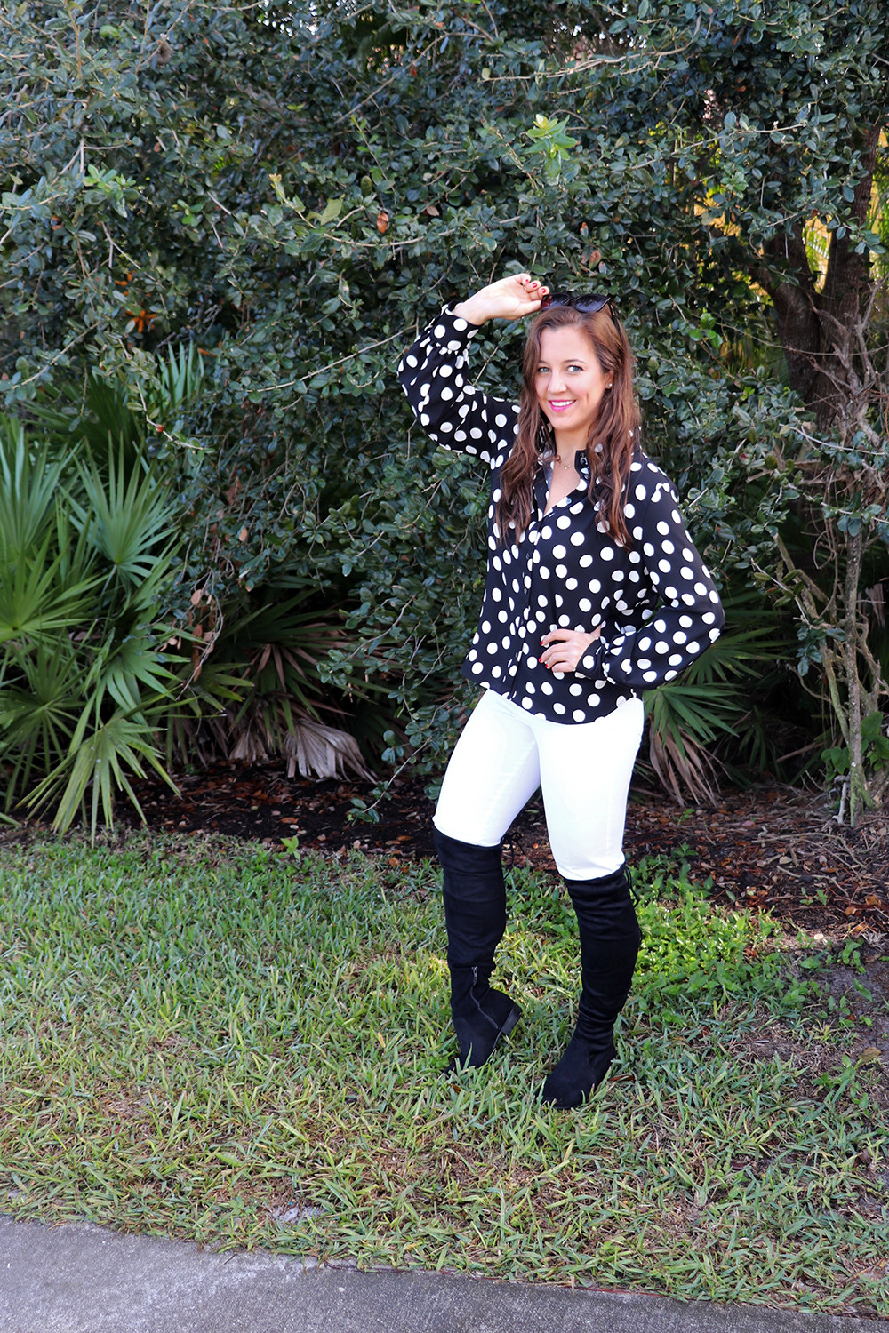 Black and White Polka Dots in Halogen x Atlantic-Pacific Print Button-Up Shirt with White JBrand Jeans