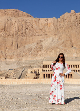 Fashion Blogger in the Valley of the Kings