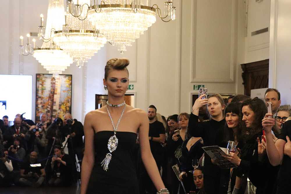 Model Wearing Alan Anderson