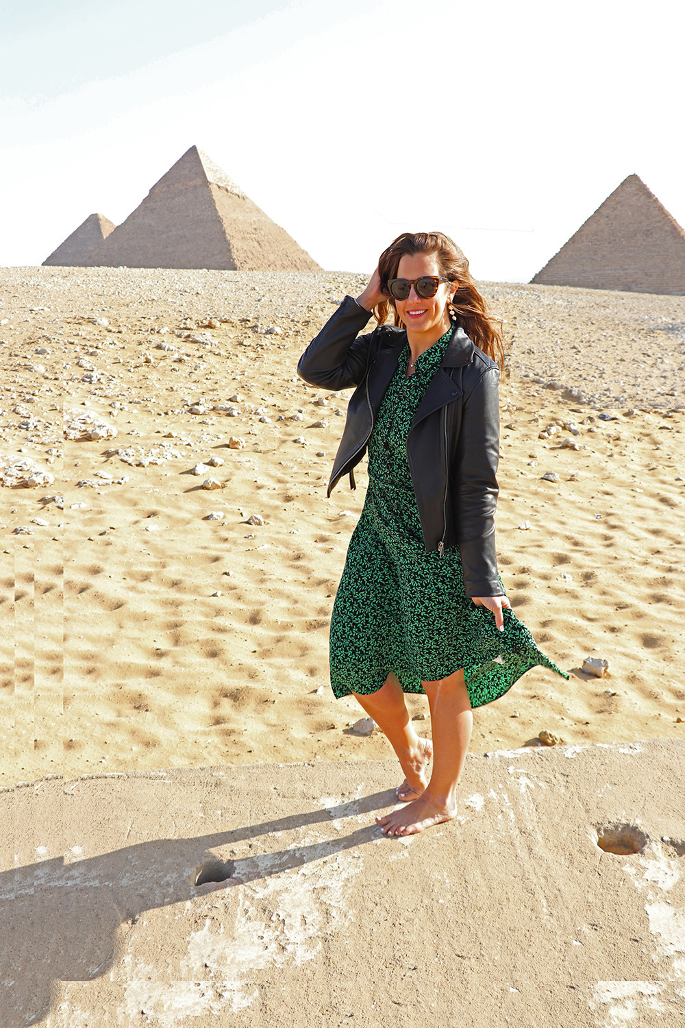 Fashion Blogger Near the Pyramids