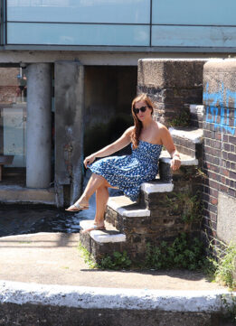 London Fashion Blogger in Ikat Print Dress with Kendra Scott and Jack Rogers