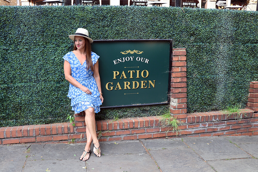London Blogger at Pub Patio