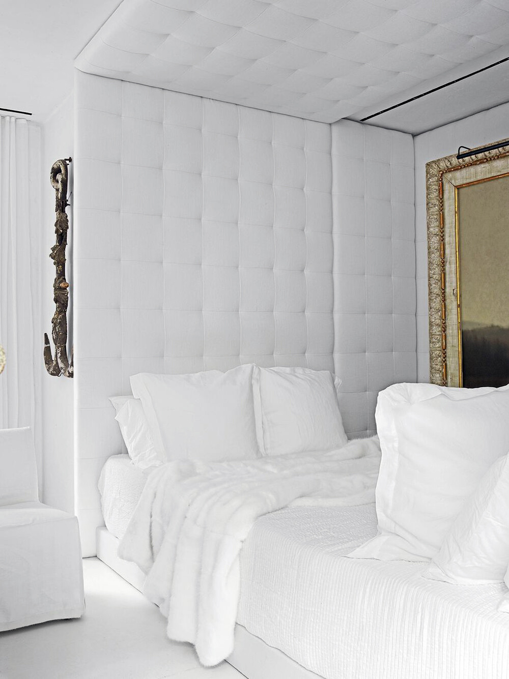 White Bedroom Home Decor - guest room of architect Bobby McAlpine's Atlanta home