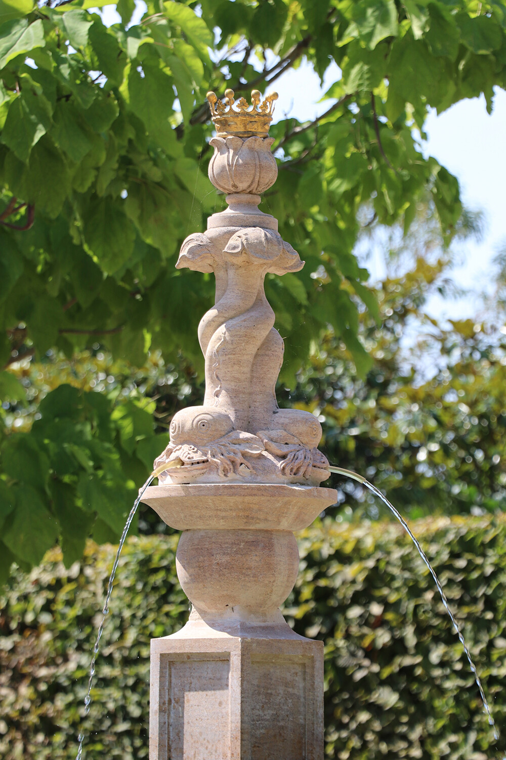 Exploring the Arundel Castle Gardens
