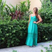 Fashion Blogger in Jack by BB Dakota Kaia Dress in Green