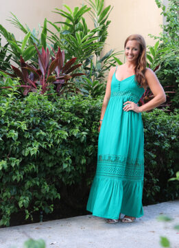 Fashion Blogger in Jack by BB Dakota Kaia Dress in Green