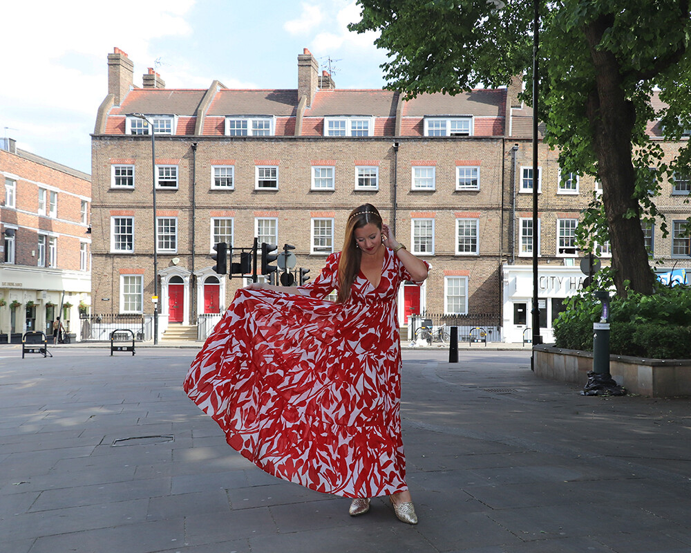 UK Fashion Blogger in Red and White Maxi Kaftan Dress with Star Decor Metal Headband