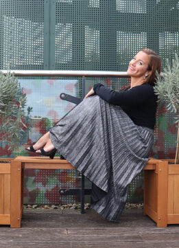 New Look Go Glitter Pleated Midi Skirt in Black