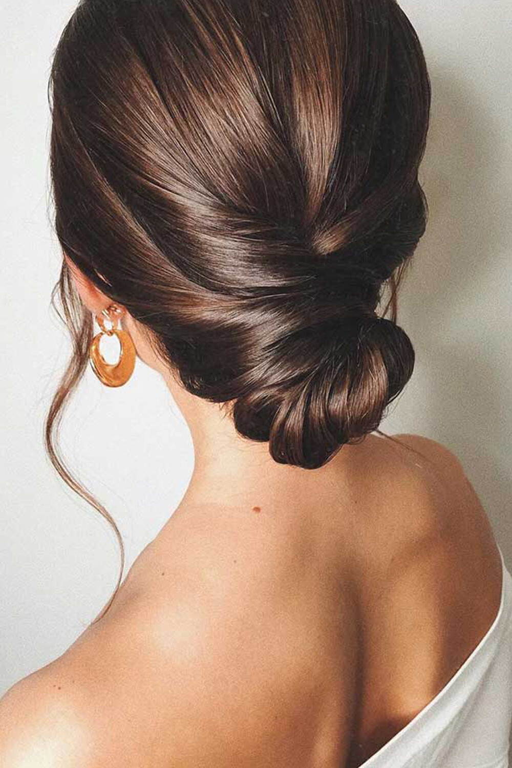 SASH| Make-Up and Hair Studio Sleek Bun