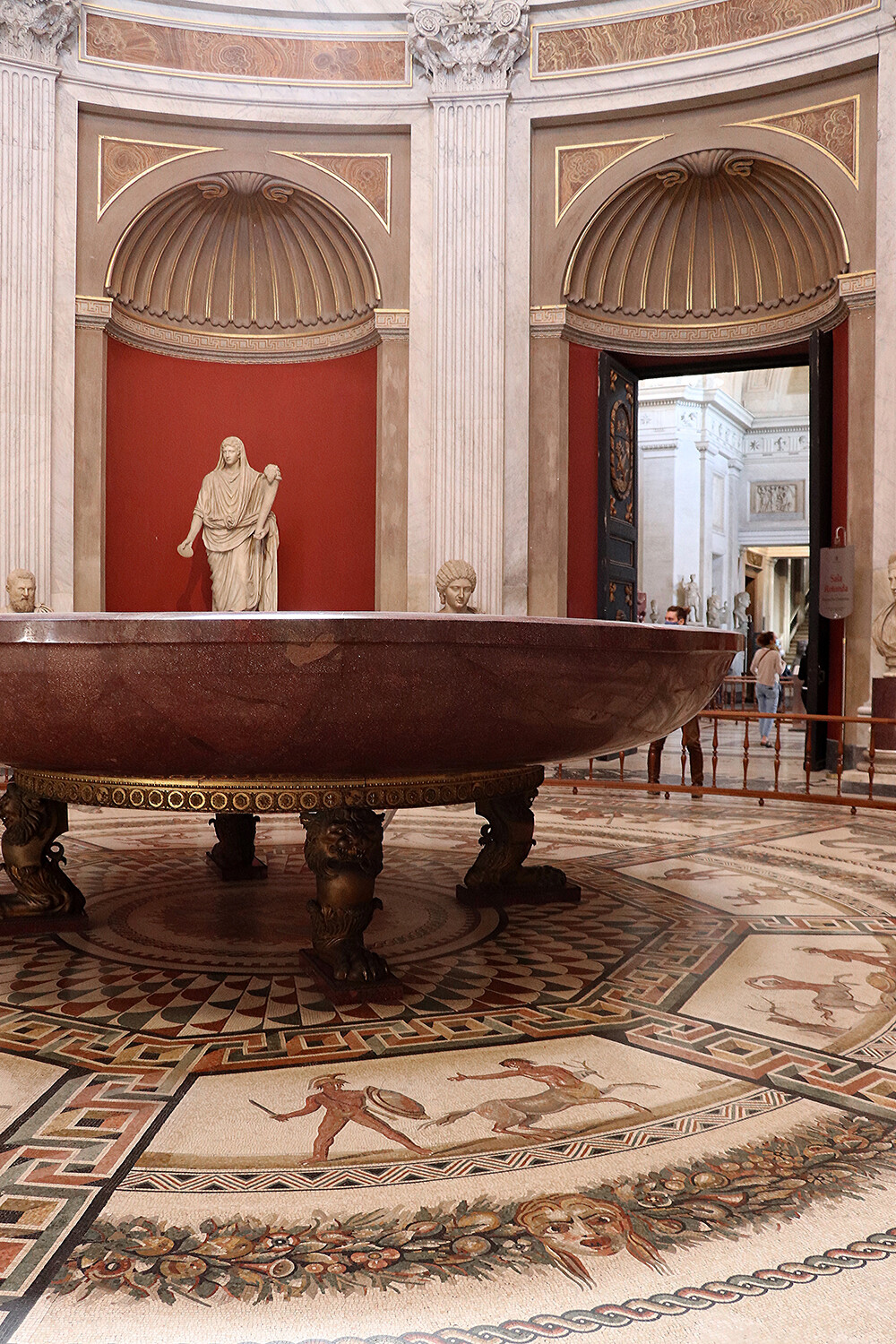 Vatican Must Sees - The Sala Rotonda and Emperor Nero's bathtub