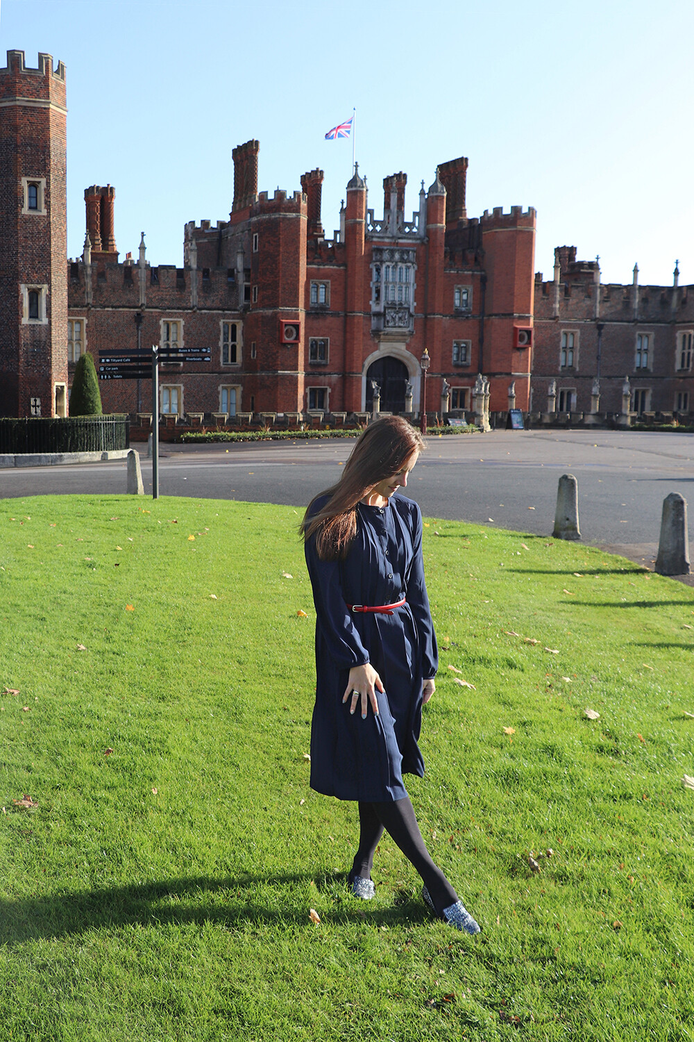 London Blogger with Dress with Navy Pleats