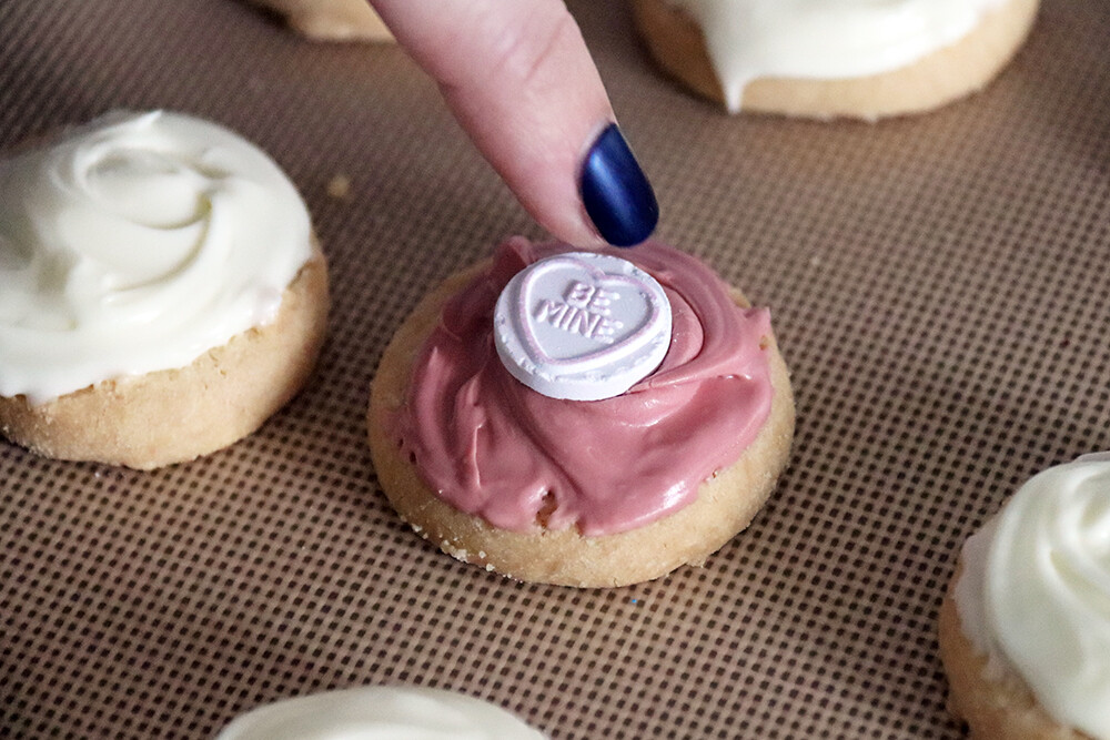 Design Bundles Spread the Love Holiday Baking